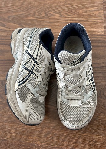 35 Beden Asics Gel spor ayakkabı 35no