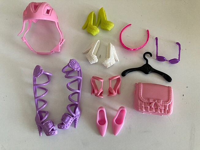 Barbie aksesuarları