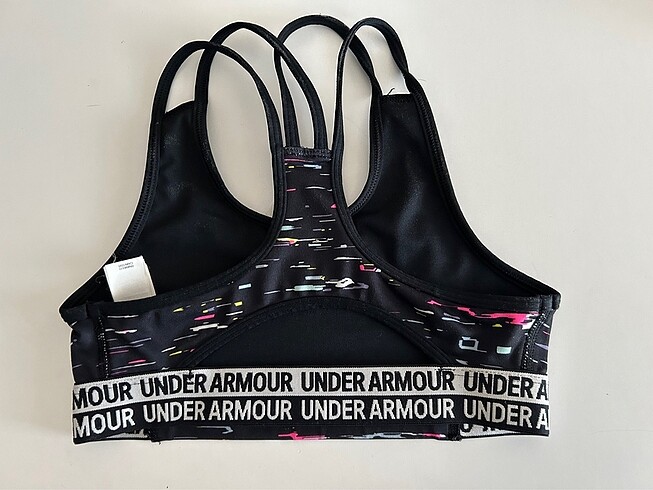 9 Yaş Beden Under Armour crop büstiyer
