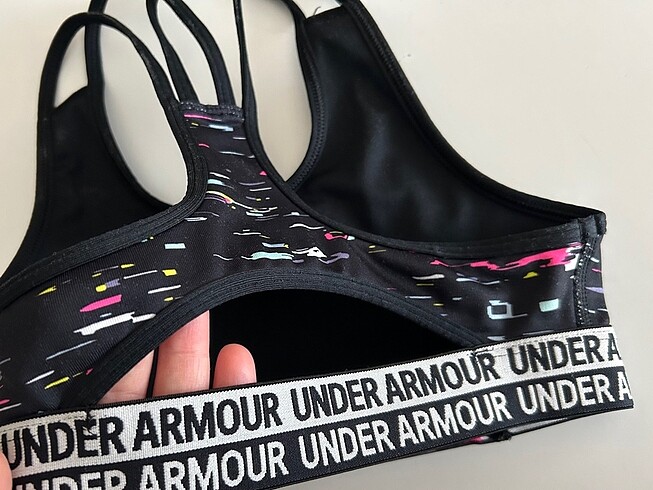 9 Yaş Beden çeşitli Renk Under Armour crop büstiyer