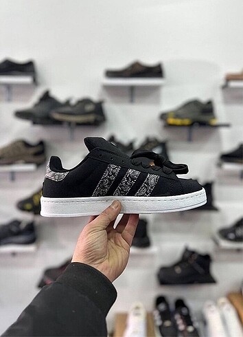 42 Beden Adidas -42 Numara