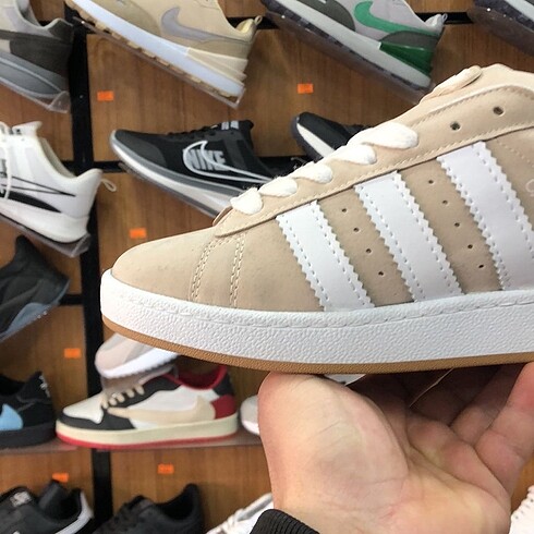 42 Beden Adidas - 42 Numara