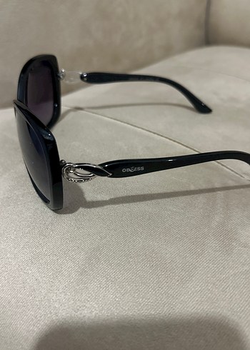 Kadın Parlak Siyah Gotik Gözlük - Görsel 2