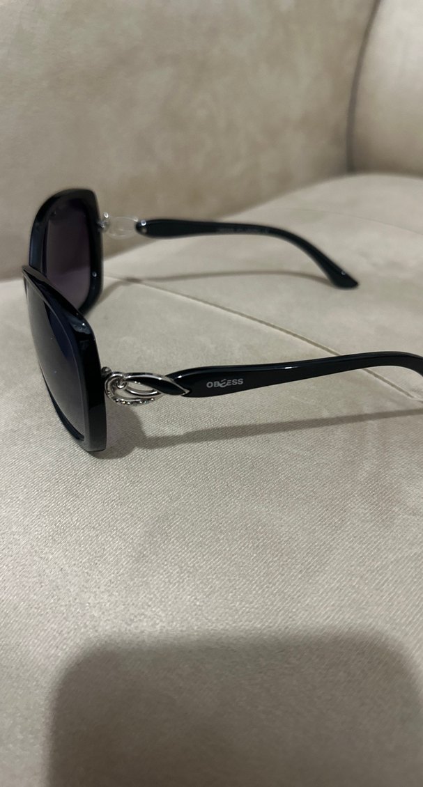 Kadın Parlak Siyah Gotik Gözlük - Görsel 2