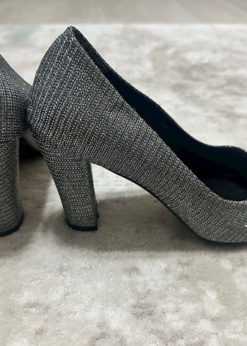 Gri küçük Desenli simli  Stiletto kalın Topuklu Kadın Ayakkabı - Görsel 5