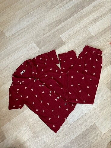 Penti Yazlık kalpli pijama takımı