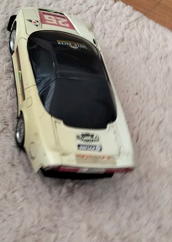 Beyaz Oyuncak Araba - Görsel 8