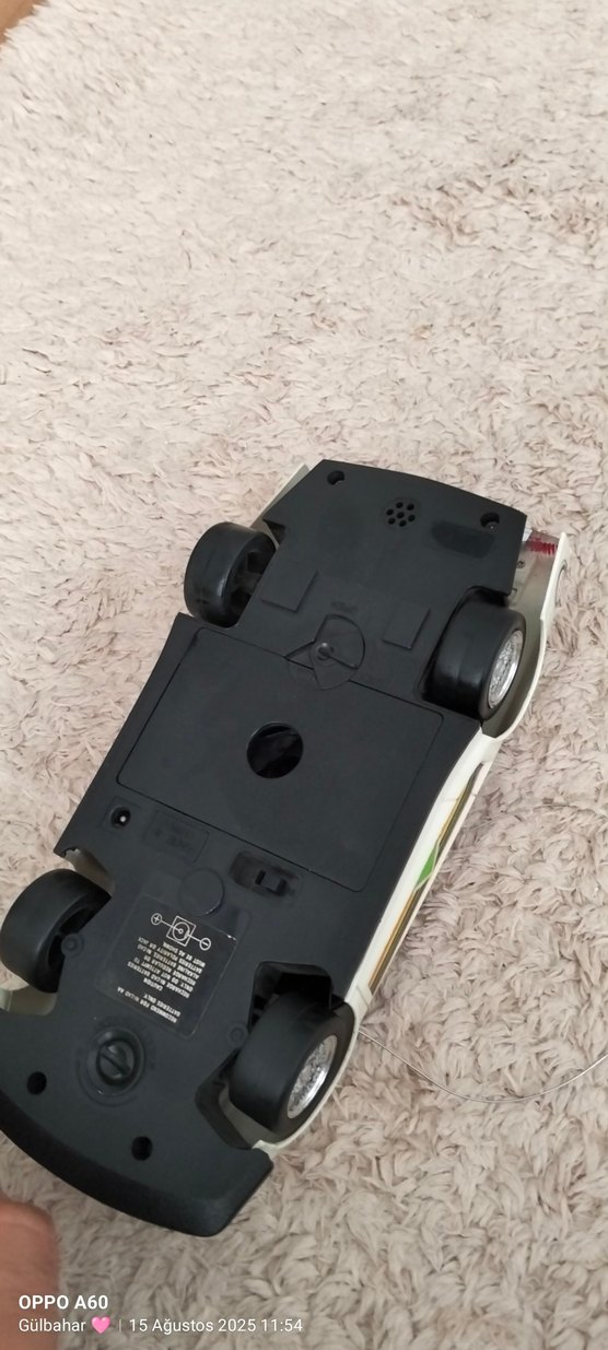 Beyaz Oyuncak Araba - Görsel 4