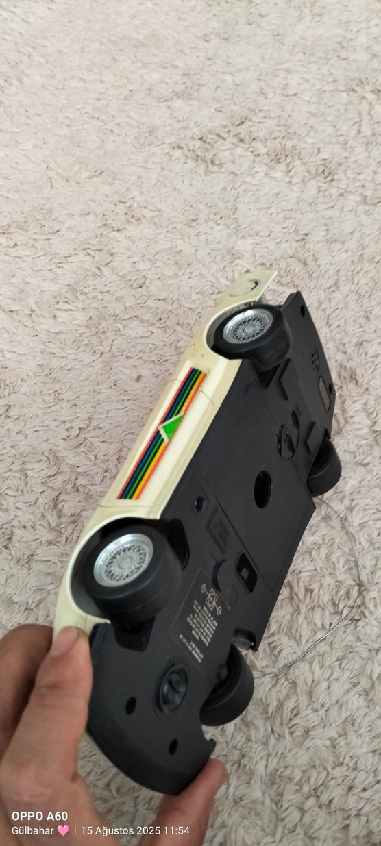 Beyaz Oyuncak Araba - Görsel 5