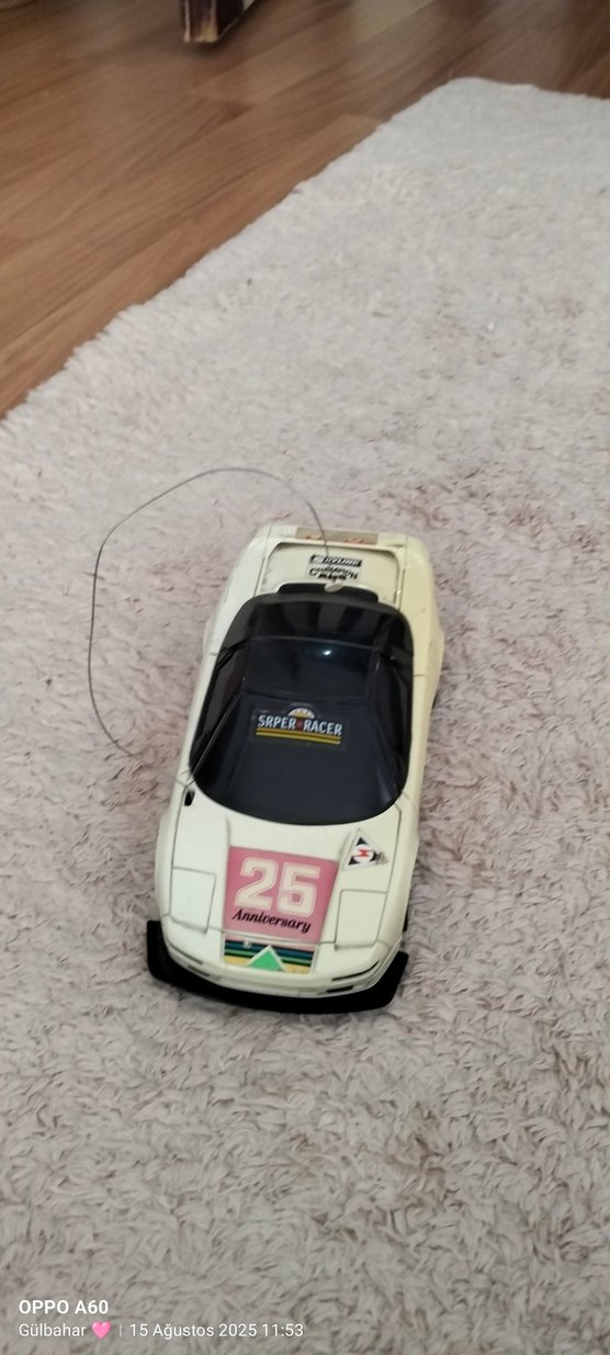 Beyaz Oyuncak Araba - Görsel 2