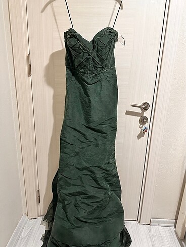 Zac Posen etiketli balık gece elbisesi