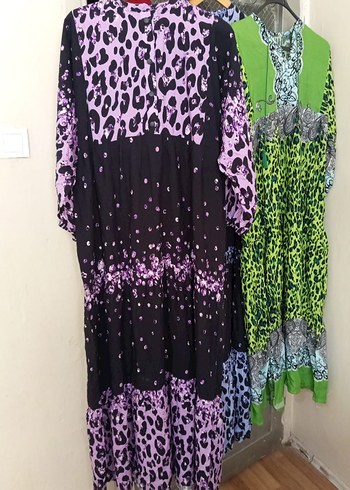 Zincir Detaylı Bohem Uzun Desenli Elbise - Görsel 3