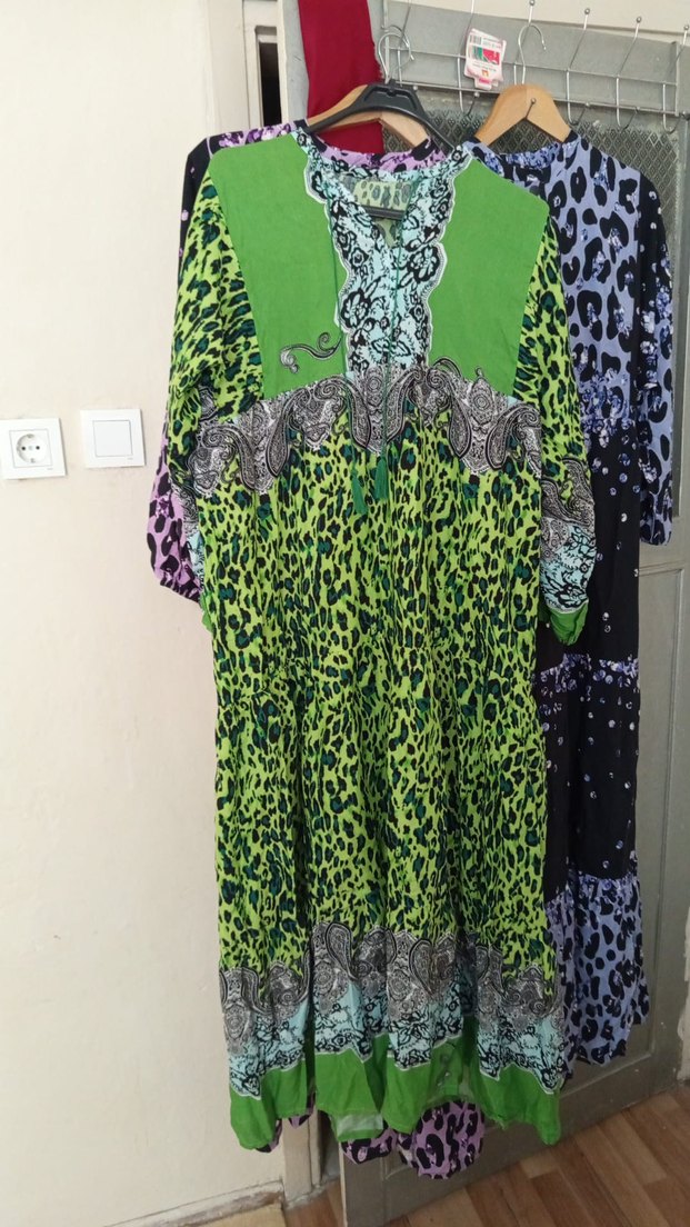 Zincir Detaylı Bohem Uzun Desenli Elbise - Görsel 2