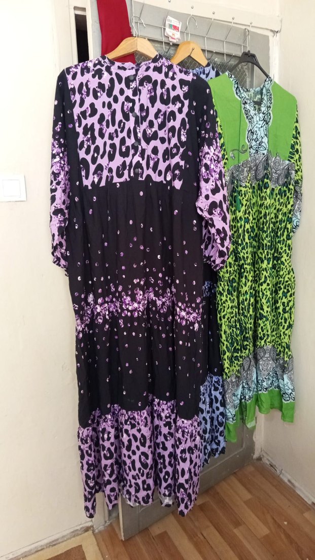 Zincir Detaylı Bohem Uzun Desenli Elbise - Görsel 3