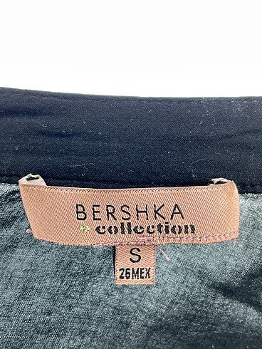 s Beden siyah Renk Bershka Gömlek %70 İndirimli.