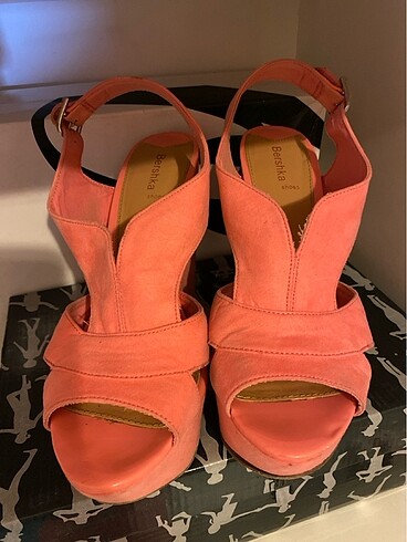 37 Beden pembe Renk Bershka Platform