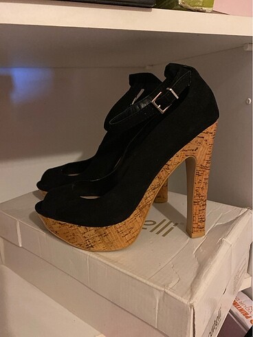 Stradivarius Platform