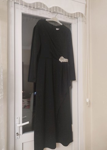 Drapeli Siyah Uzun Kollu Uzun Abiye Elbise - Görsel 2