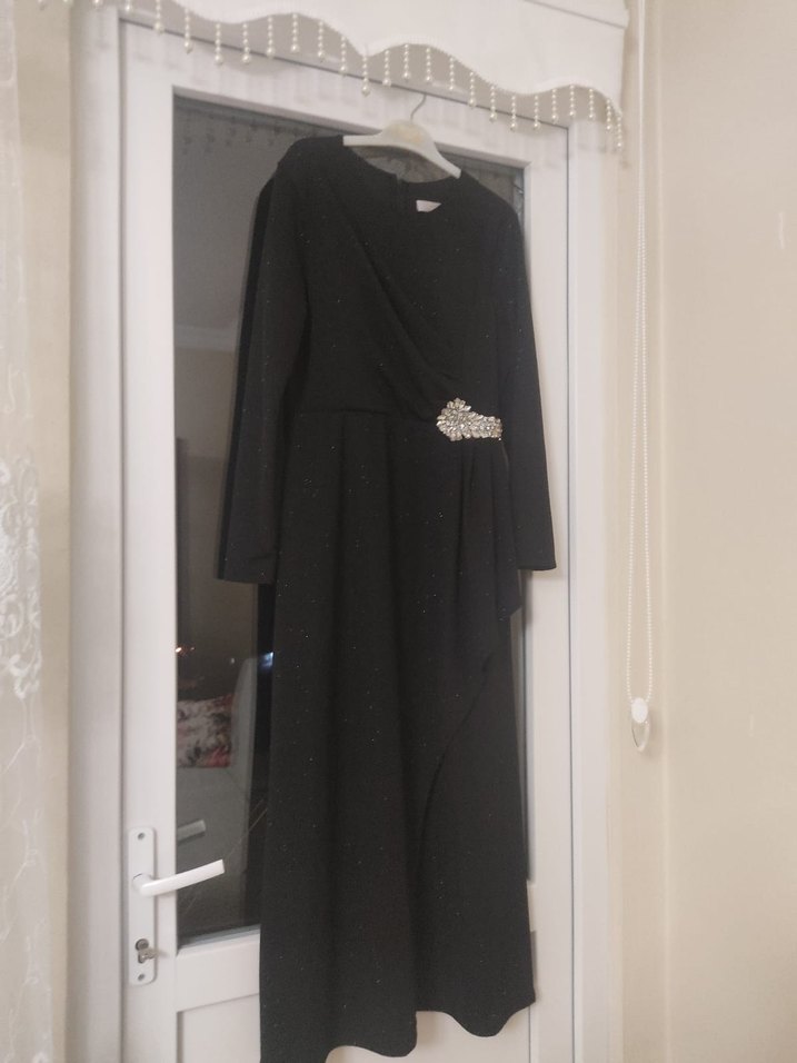 Drapeli Siyah Uzun Kollu Uzun Abiye Elbise - Görsel 2