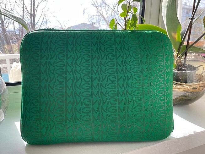 MANGO LAPTOP ÇANTASI
