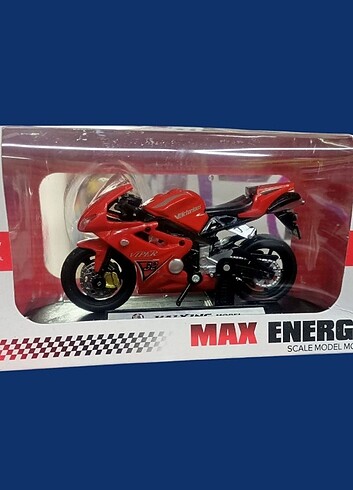 model motosiklet triumh daytona 675