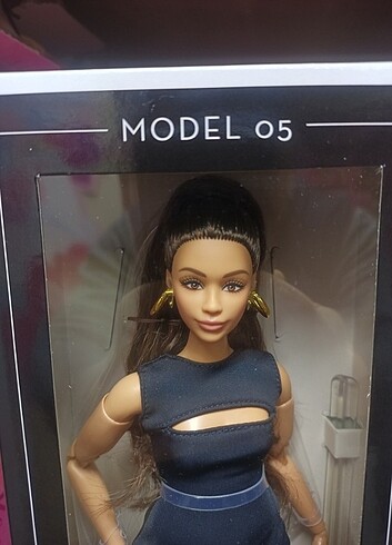 Barbie Barbie basics sıfır kutulu