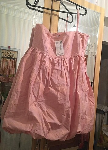 Pembe balon elbise