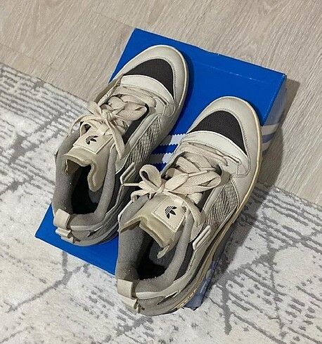 Adidas spor ayakkabı