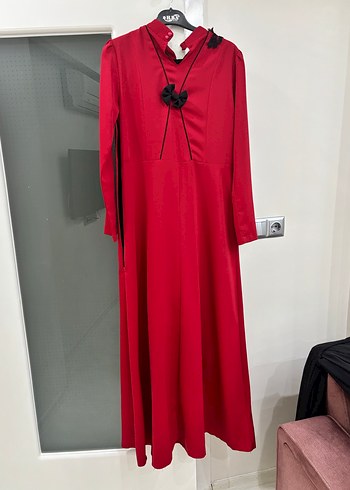 Dantel Detaylı Kırmızı Uzun Kollu Uzun Elbise - Görsel 3