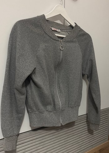 Gri Kadın Fermuarlı Kısa Spor Ceket - Görsel 3