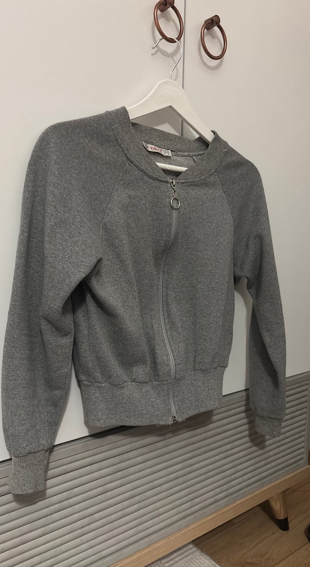 Gri Kadın Fermuarlı Kısa Spor Ceket - Görsel 3