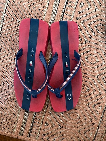 Tommy Hilfiger terlik