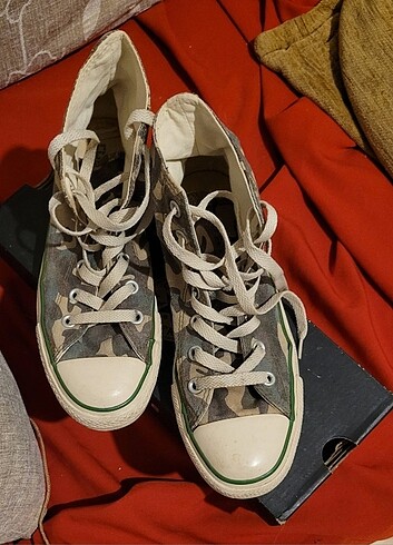 39 Beden Kamuflaj Desenli Converse