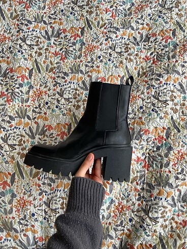 37 Beden siyah Renk Pull&Bear Bot