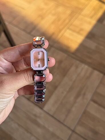 Diğer Pembe Swarovski Kadın Saat