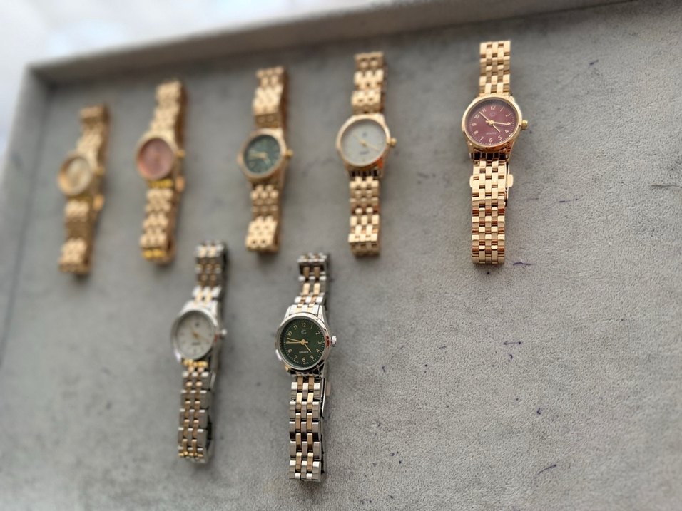 Klasik Altın Renk Kadın Kol Saati - Görsel 4