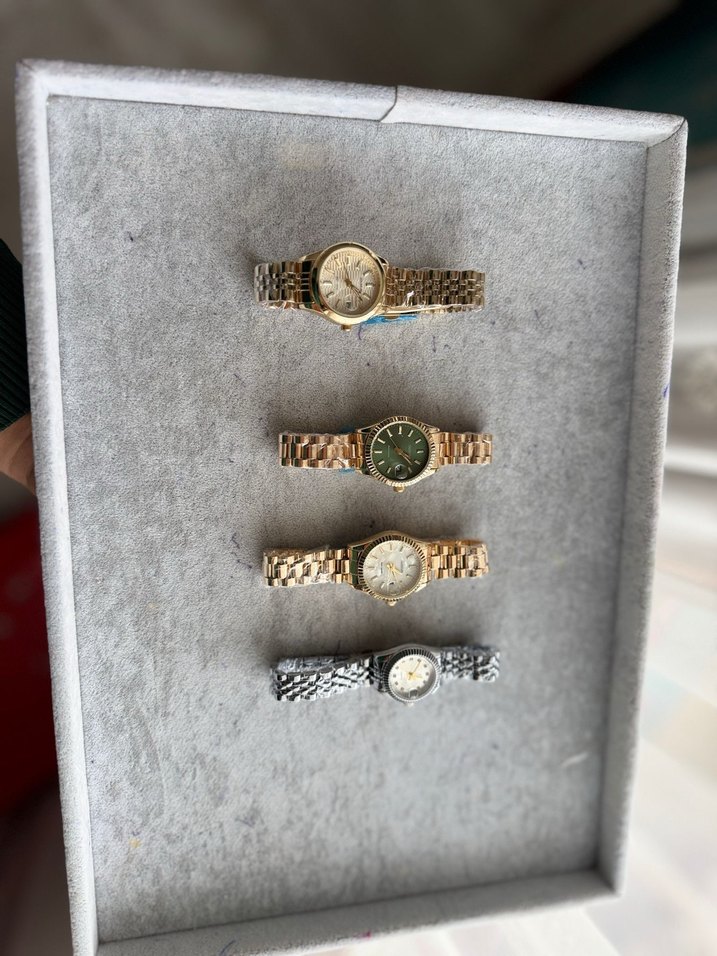 Düğmeli Modern Klasik Kadın Saati Altın & Gri - Görsel 3