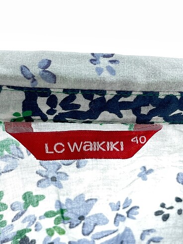 40 Beden çeşitli Renk LC Waikiki Gömlek %70 İndirimli.