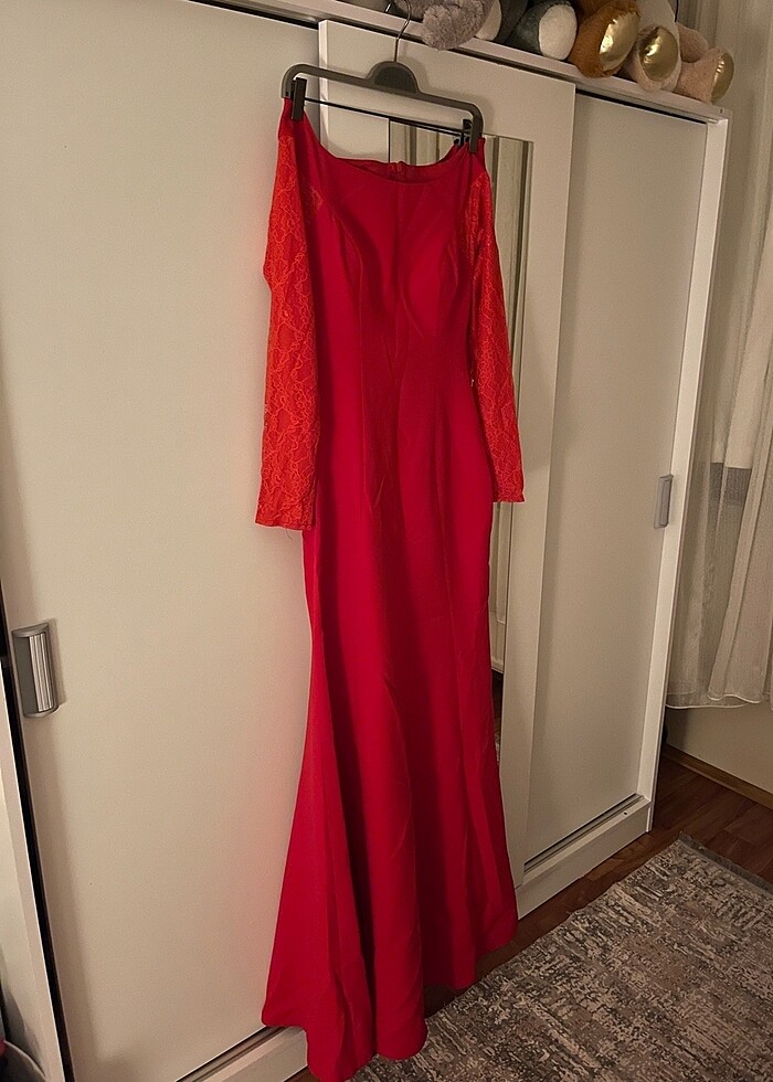 Kırmızı uzun dantel kol detaylı abiye - Görsel 4