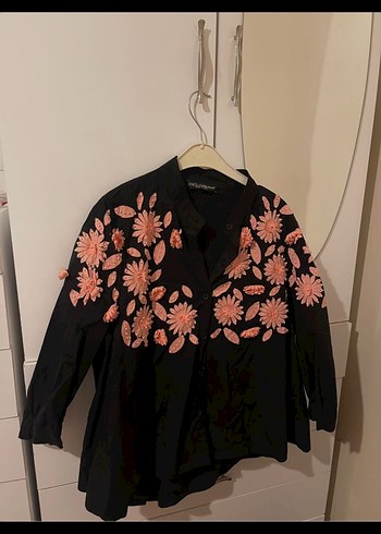 Nakışlı Siyah V Yaka Mini Gömlek - Görsel 3