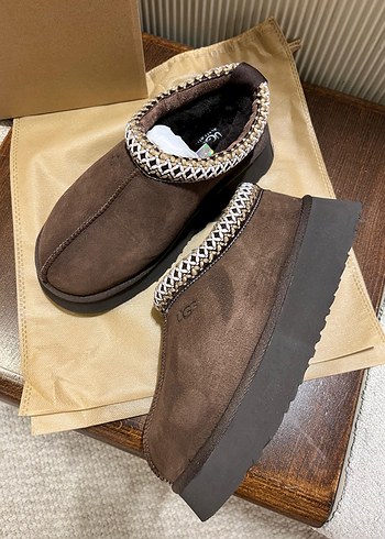 UGG Kadın Kahverengi Kürklü Dolgu Topuk Terlik - Görsel 2