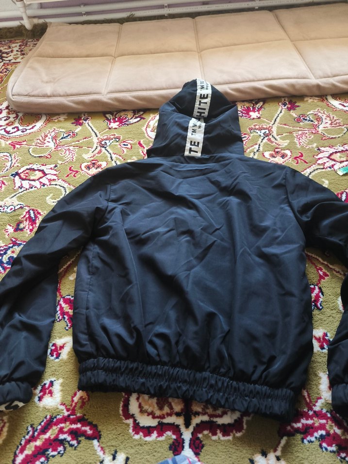 Kapüşonlu Off-White Baskılı Siyah Kışlık Ceket - Görsel 3