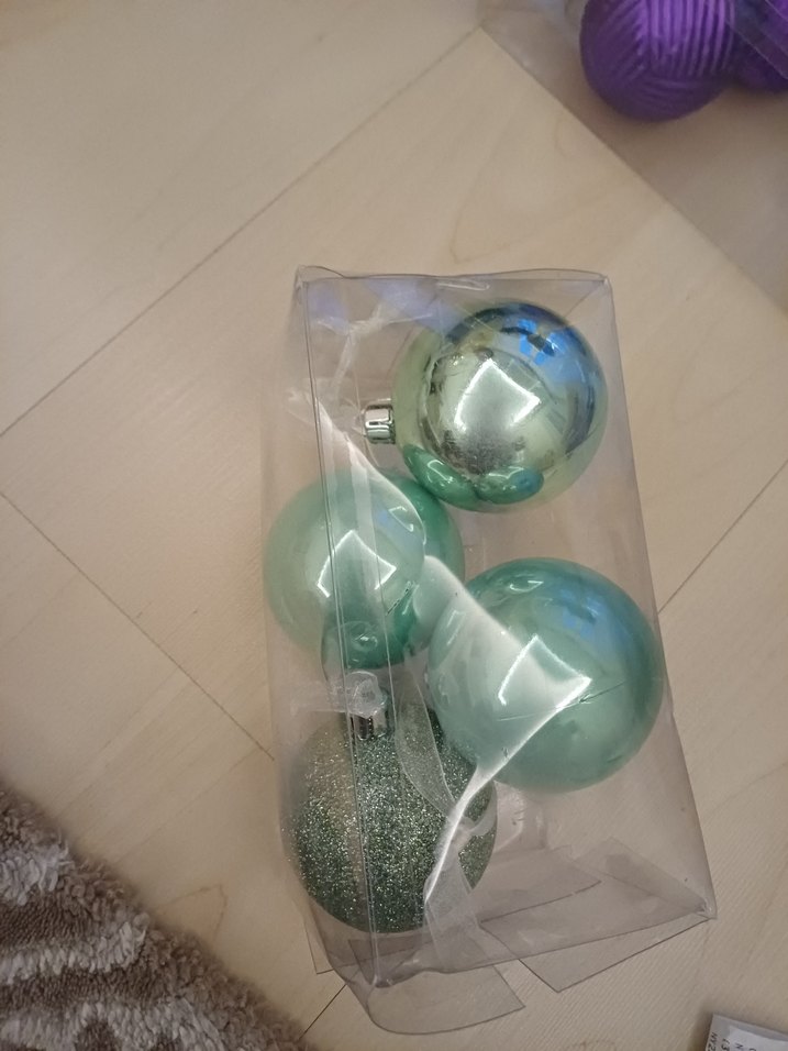 Parlak Yeşil Yılbaşı Süs Topları 4'lü - Görsel 2