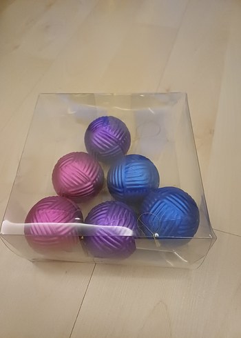 Renkli Yeni Yıl Süs Topları - Görsel 2