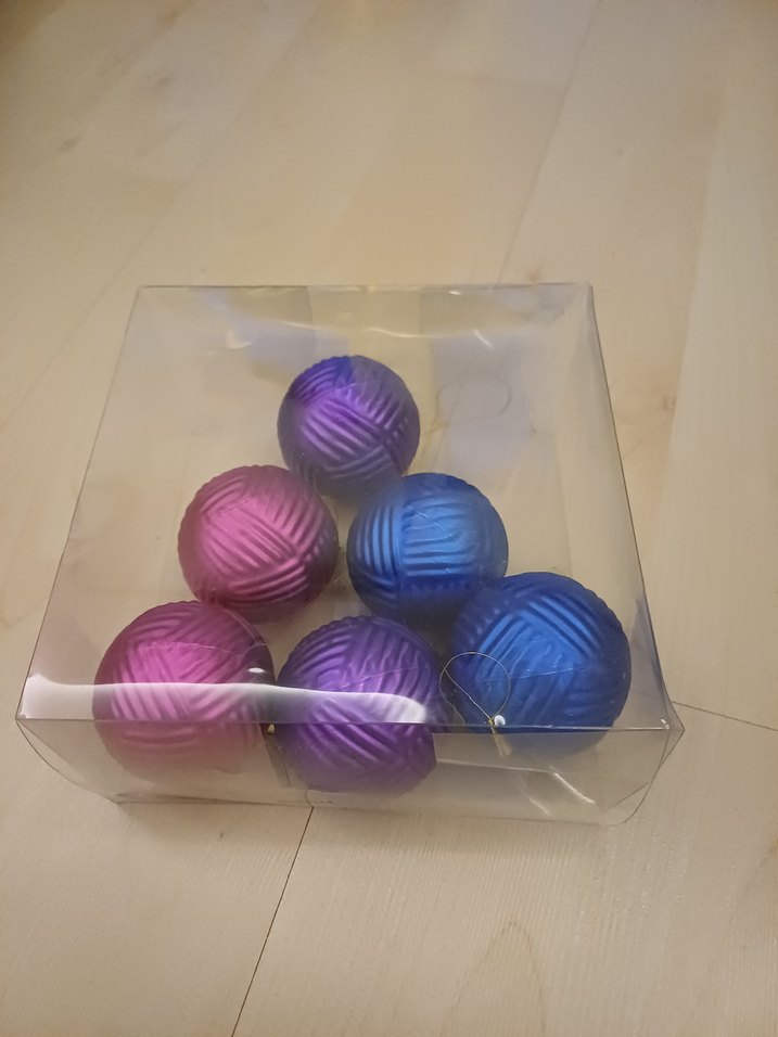 Renkli Yeni Yıl Süs Topları - Görsel 2