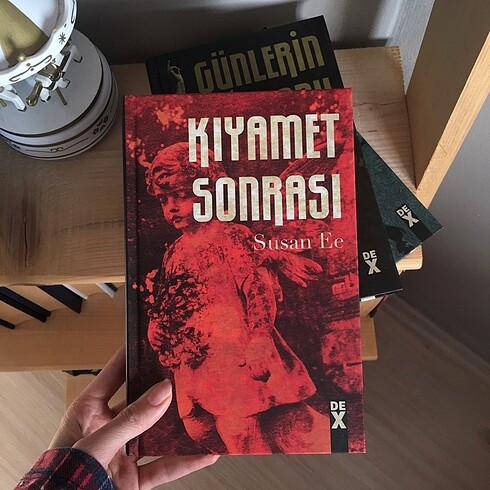  Beden MELEĞİN DÜŞÜŞĞ SERISI-SERT KAPAK