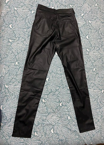 Kadın Siyah Yılan Desenli Fermuarlı Kumaş Pantolon - Görsel 4