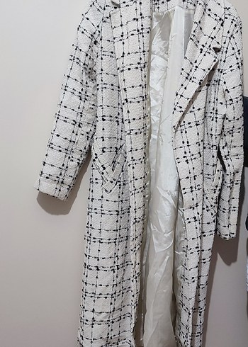 Düğmeli Beyaz Ekose Uzun Kadın Kaban - Görsel 2