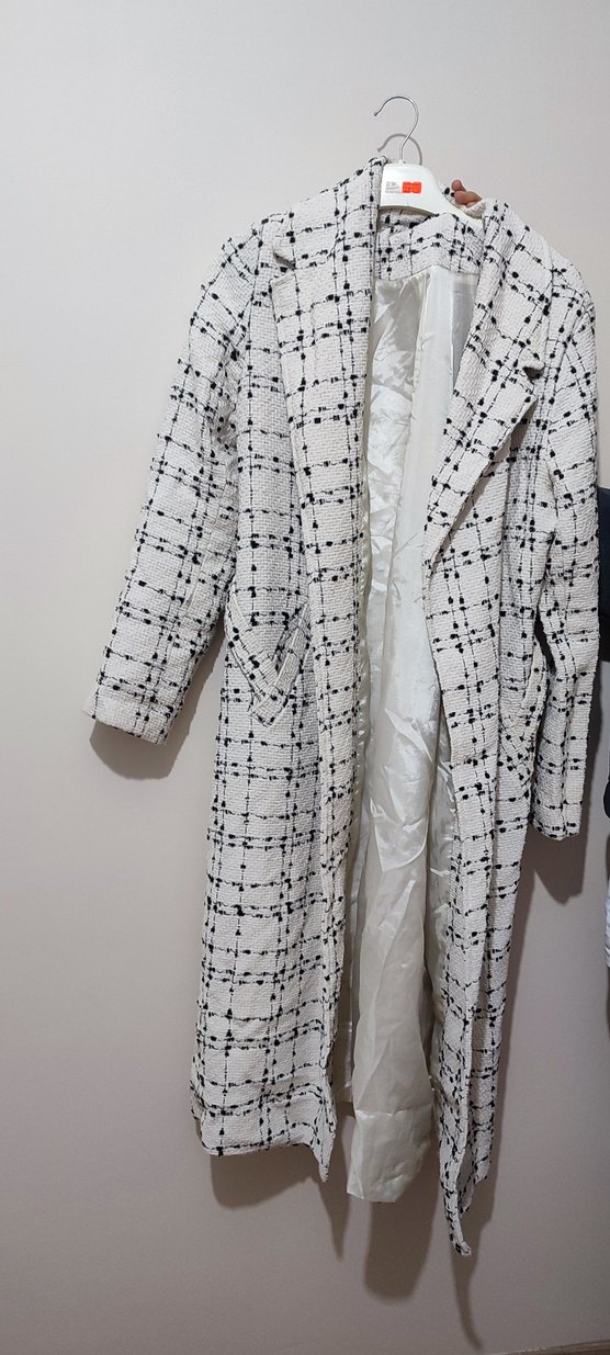 Düğmeli Beyaz Ekose Uzun Kadın Kaban - Görsel 2