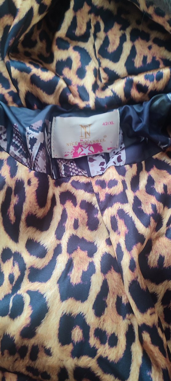 Kürk Detaylı Desenli kadın mont - Görsel 3